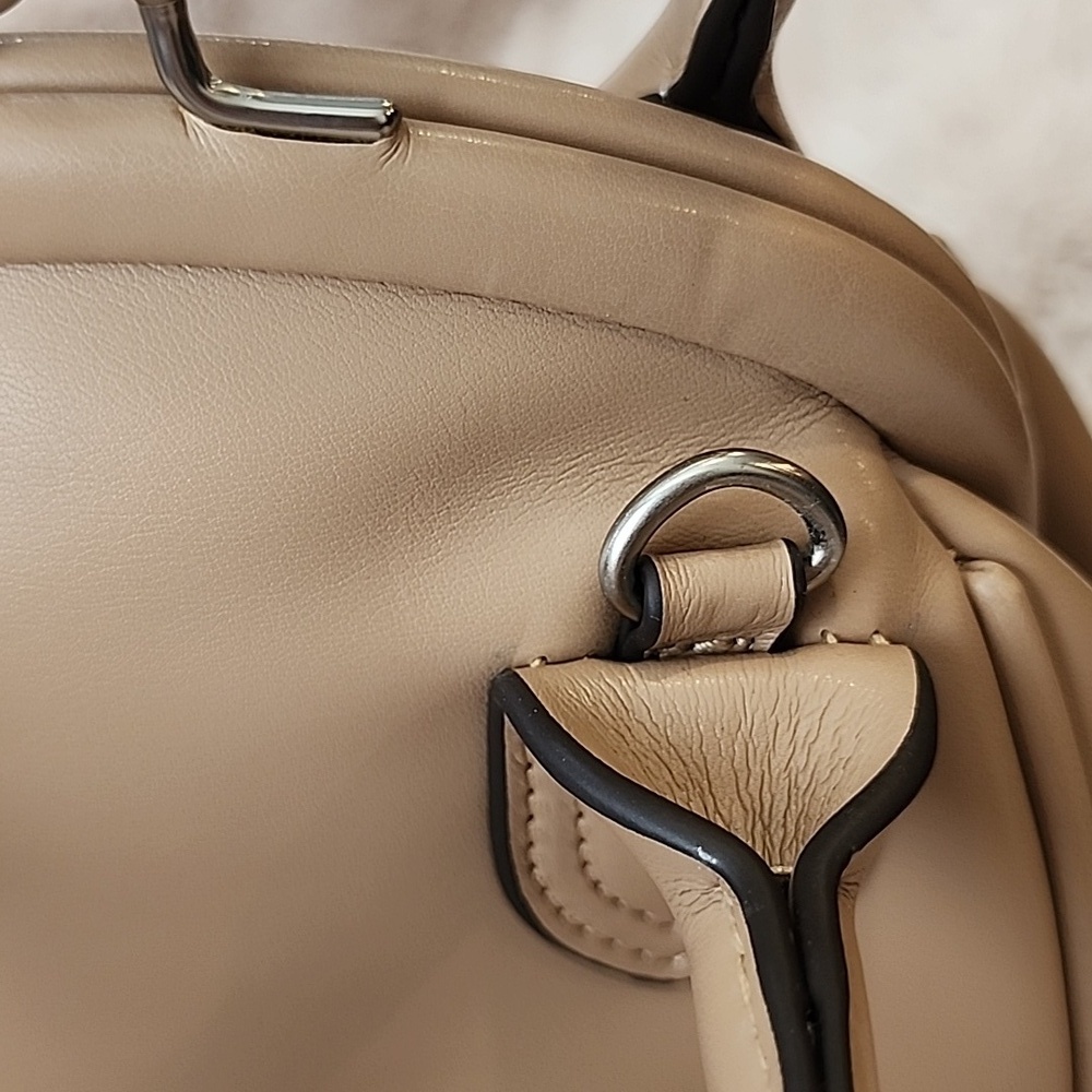 French Connection Taylor Smooth Kiss Lock Closure Doctor's Bag Cafe Au Latte - Picture 6 of 7